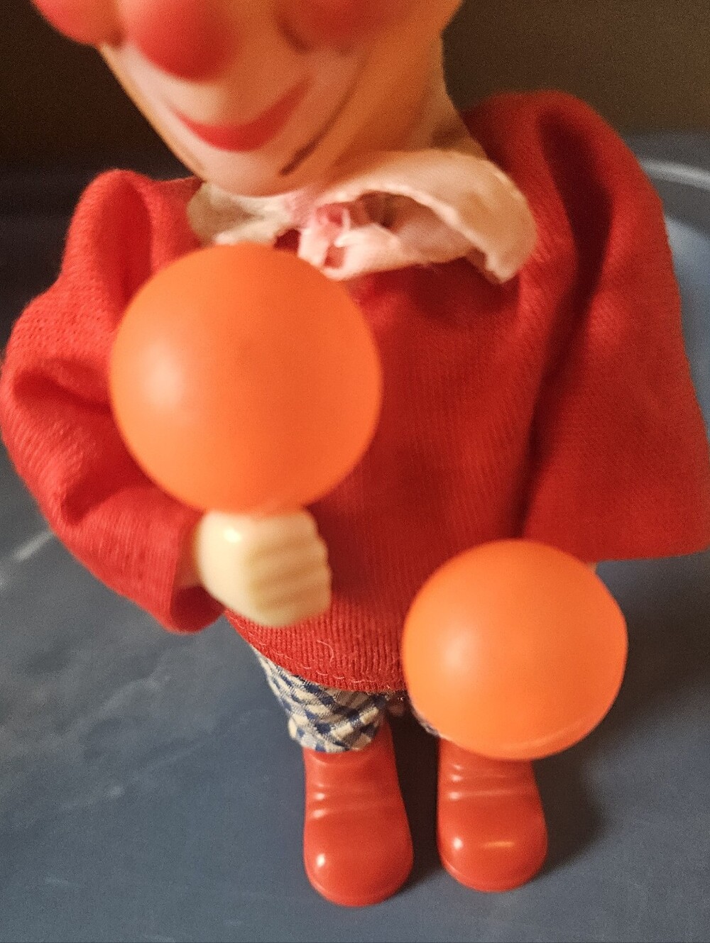 Vintage (1960-70) Wind Up 8" Circus Clown Toy.  Works great!